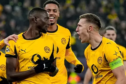 دورتموند يضرب ليفركوزن في عقر داره ويقفز إلى المركز الثالث في البوندسليجا